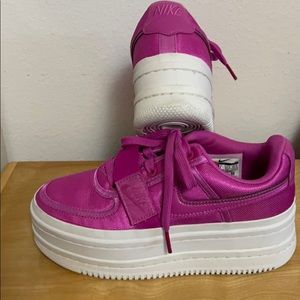 WOMAN'S NIKE RARE VANDAL Double Platform Magenta